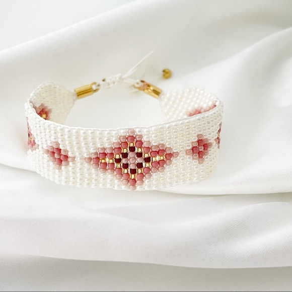 Miyuki Bracelet for women in white - Picture 4 of 6